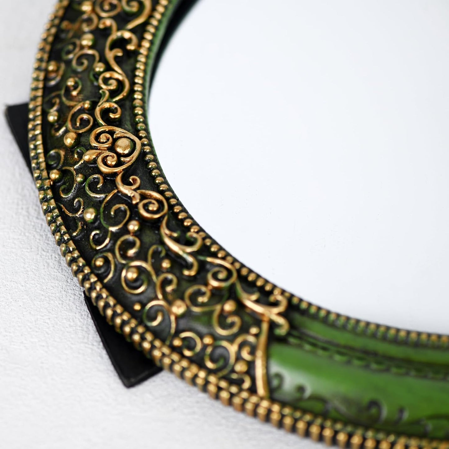 Oval 11.8x10 inch Resin Vintage Mirror Wall Mounted Decorative Mirror for Entryway, Hallway, Bedroom Oval Mirror(Green)