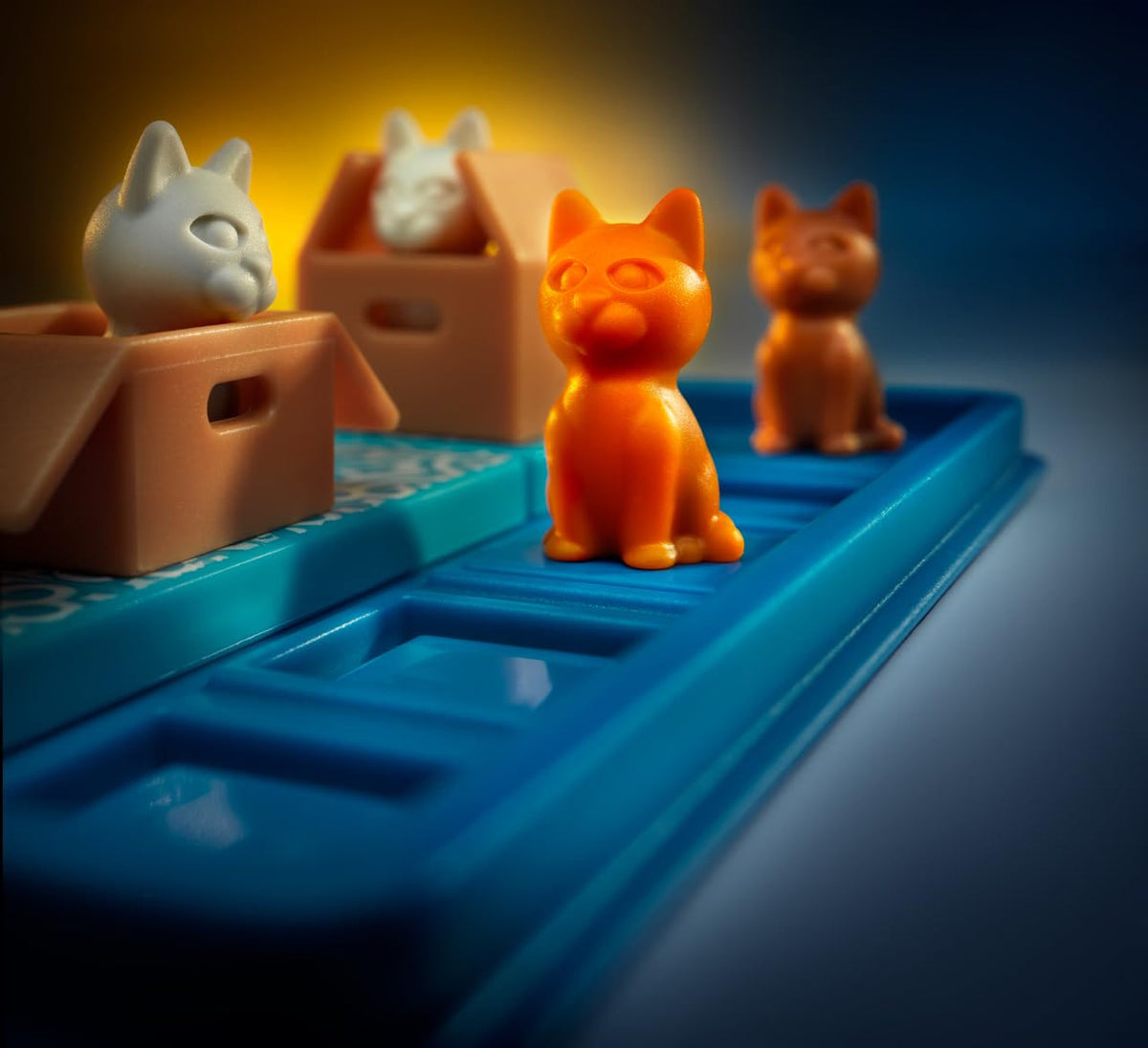 SmartGames Cats & Boxes Travel Puzzle Game, 60 Challenges for Ages 7 to Adult, Portable Logic Brain Game for Planning, Problem Solving & Spatial Thinking