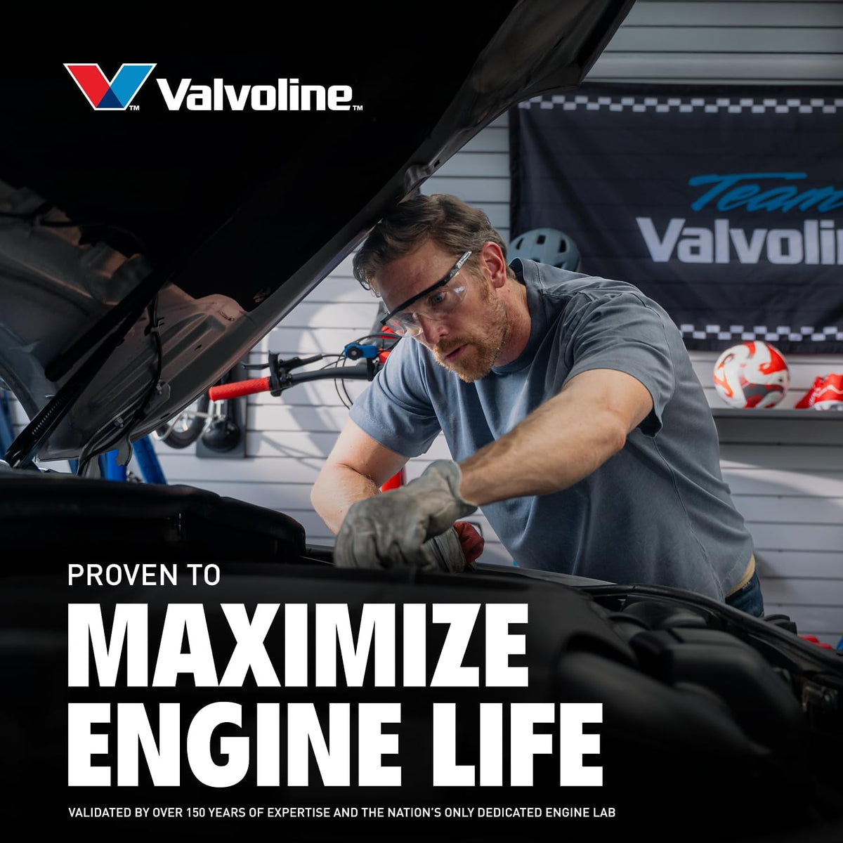Valvoline Daily Protection Non-Detergent SAE 30 Conventional Motor Oil, 1 Quart Bottles, Case of 6, For Cars, Trucks & Equipment