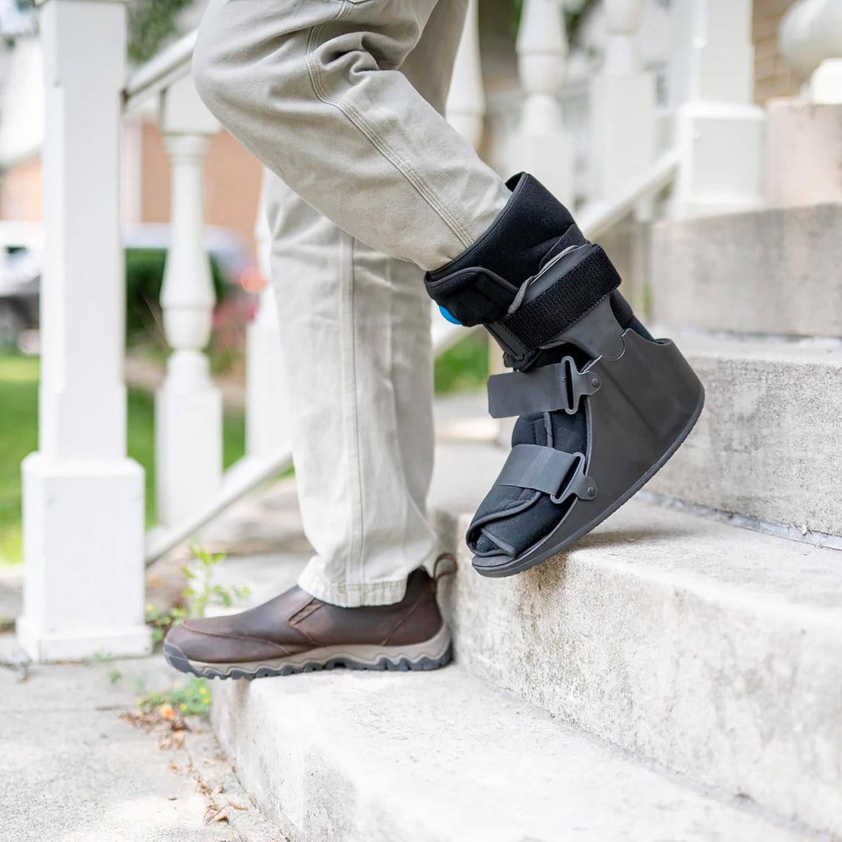 United Ortho USA14115 Short Air Cam Walker Fracture Boot, Medium, Black