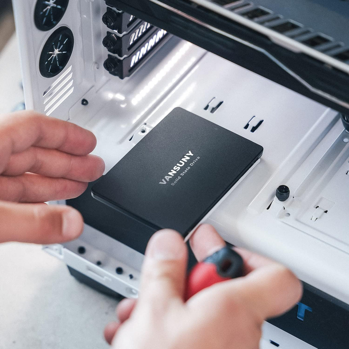 Vansuny 1TB SATA III SSD Internal Solid State Drive 2.5” Internal Drive Advanced 3D NAND Flash Up to 500MB/s SSD Hard Drive for PC Laptop