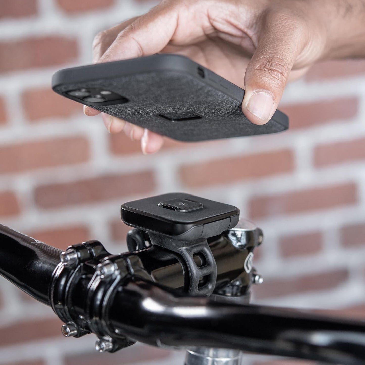 Peak Design Mobile Universal Bar Mount | Magnetic Smartphone Handlebar Holder for Bikes, Scooters, Strollers & Golf Carts, SlimLink Technology, Tool-Free Silicone Band, Adjustable 32-Position Mount, Black