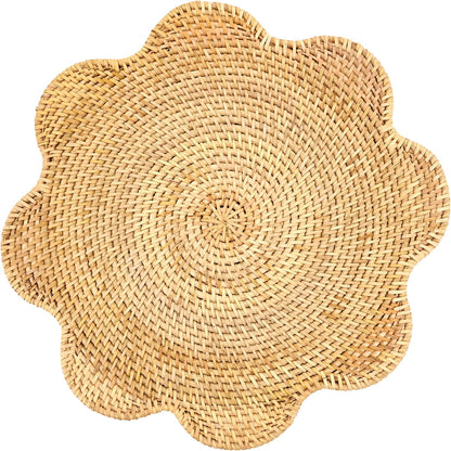 SARO LIFESTYLE Scalloped Rattan Round Placemats (Set of 4) – Handwoven Natural Fiber Design for Dining, Entertaining & Everyday Table Settings, 15"