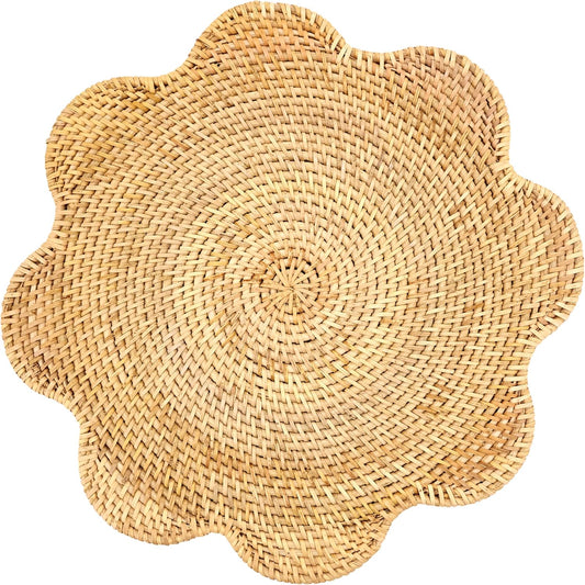 SARO LIFESTYLE Scalloped Rattan Round Placemats (Set of 4) – Handwoven Natural Fiber Design for Dining, Entertaining & Everyday Table Settings, 15"