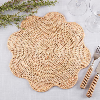 SARO LIFESTYLE Scalloped Rattan Round Placemats (Set of 4) – Handwoven Natural Fiber Design for Dining, Entertaining & Everyday Table Settings, 15"