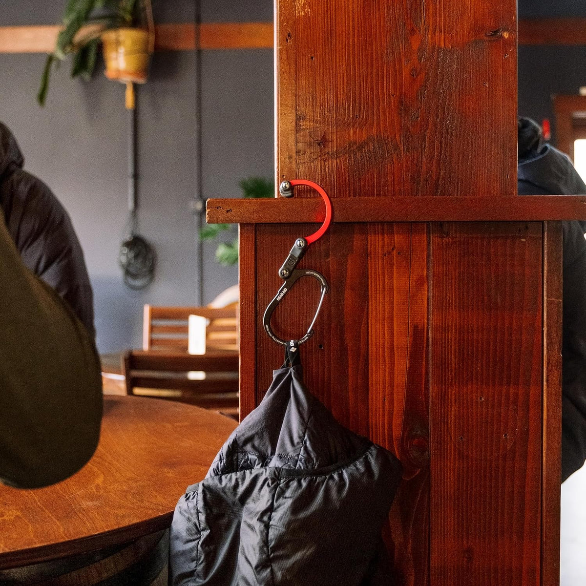 GEAR AID HEROCLIP Medium Carabiner Gear Clip & Hook for Camping & Travel Rotating gear clip and hook keeps backpacks, camping gear, water bottles and travel bags off the ground and within reach.